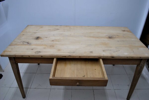 Mesa rústica de madera - Imagen 3