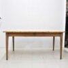 Mesa rústica de madera