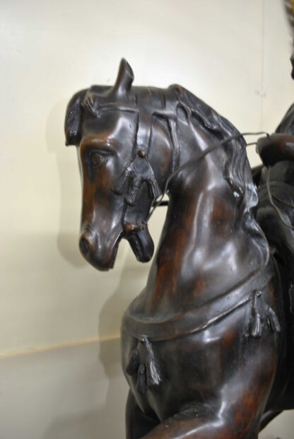 Escultura jinete bronce - Imagen 13