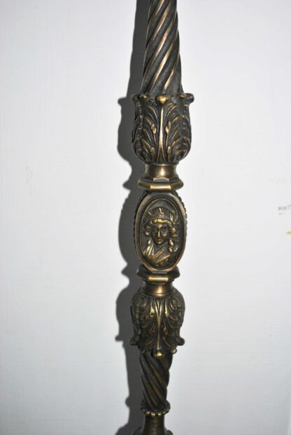 Cama antigua de bronce - Imagen 5