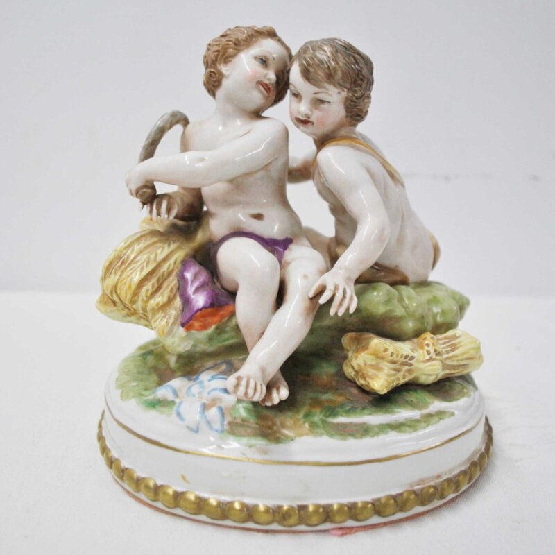 Figura pareja de niños