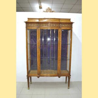 Vitrina estilo Luis XVI