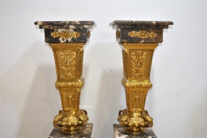Columnas con jarrones - Imagen 18
