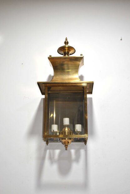 Farol de latón dorado