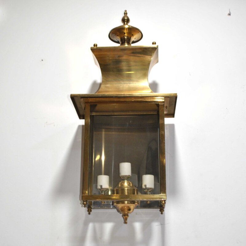 Farol de latón dorado