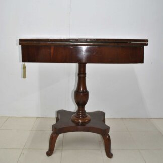 Mesa de juegos caoba