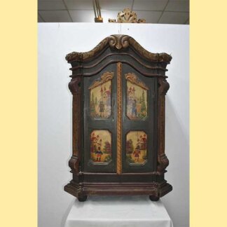 Gabinete antiguo pintado a mano