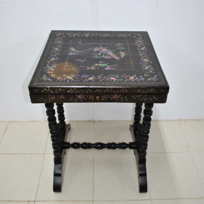 Mesa costurero negro y nácar