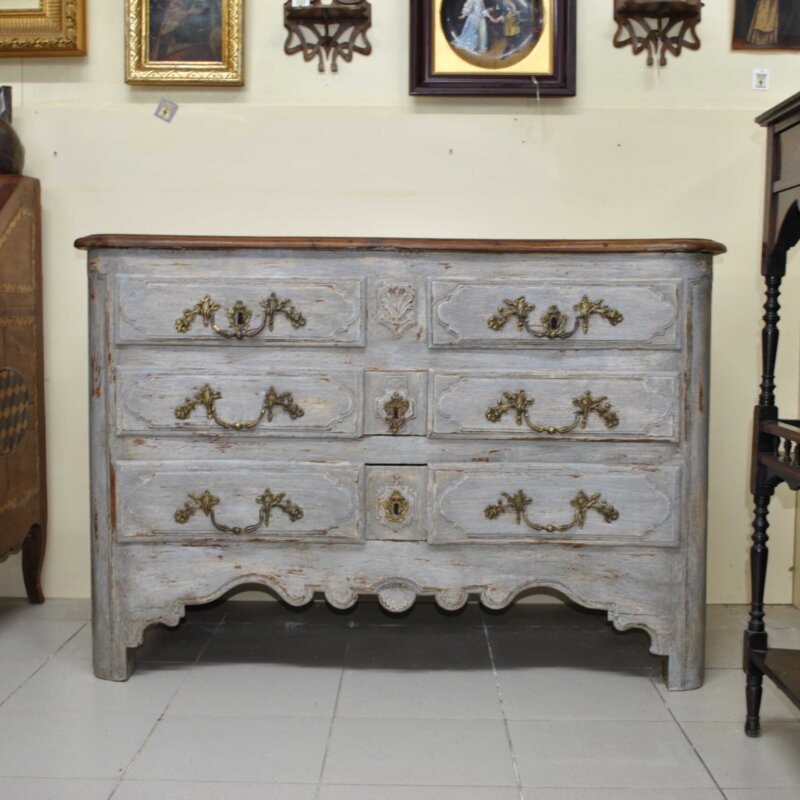 Cómoda antigua madera decapada