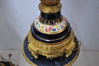 Candelabros imperiales con peanas - Imagen 10