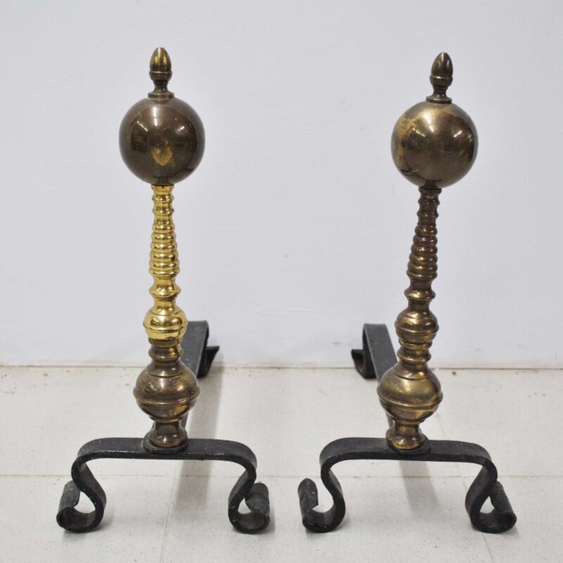 Morillos de hierro y bronce