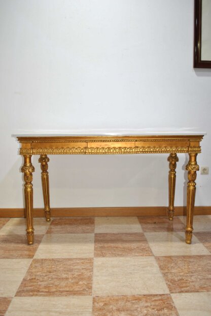 Mesa rectangular dorada