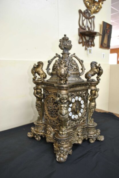 Reloj de bronce cincelado - Imagen 5