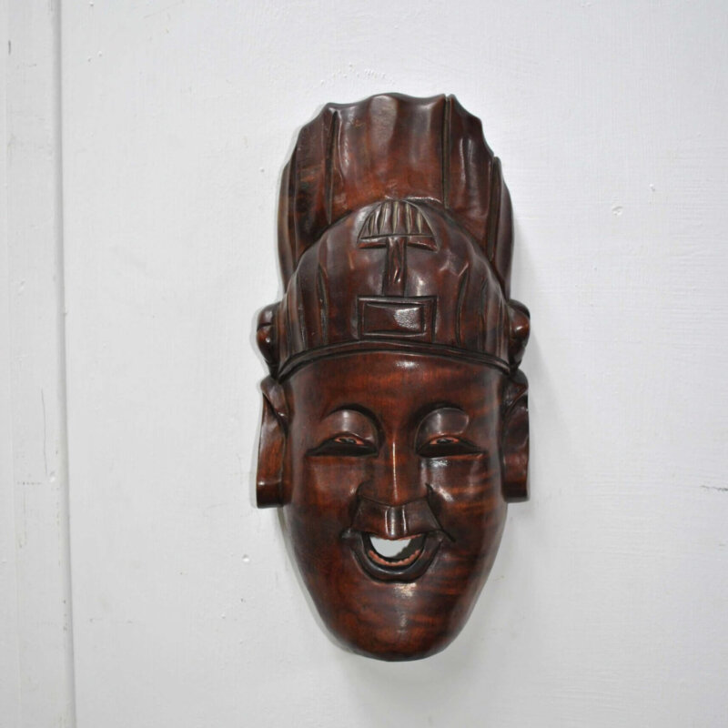 Máscara asiática de madera
