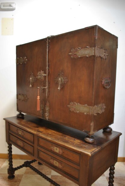 Bargueño antiguo herrajes - Imagen 10