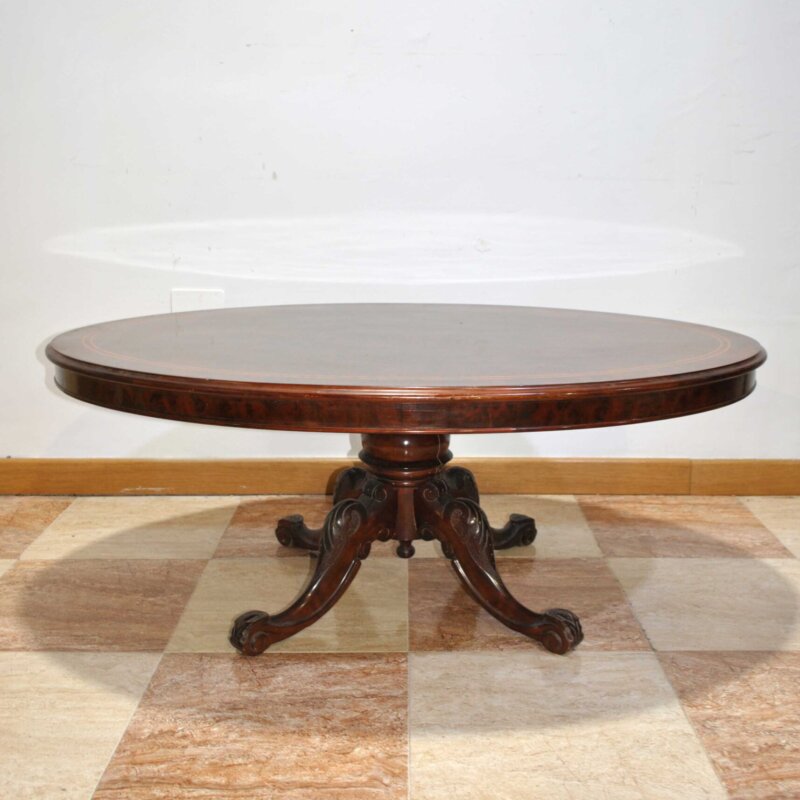 Mesa de centro clásica