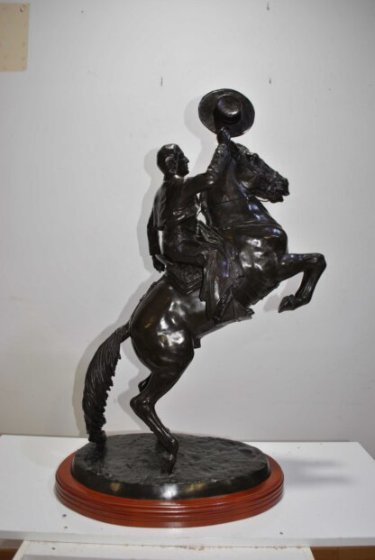 Escultura jinete Cuevas bronce - Imagen 13