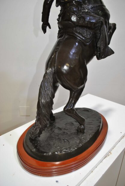 Escultura jinete Cuevas bronce - Imagen 15