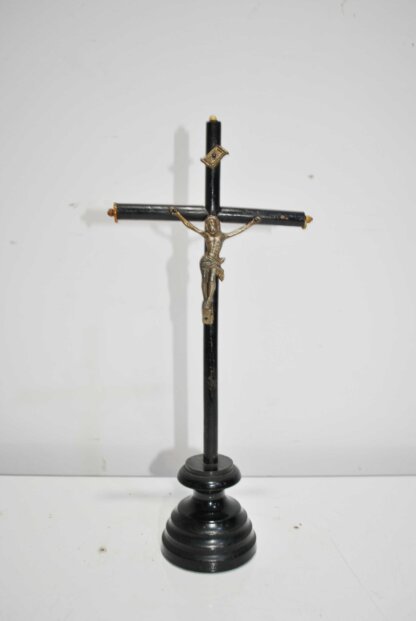 Crucifijo de mesa lacado - Imagen 2
