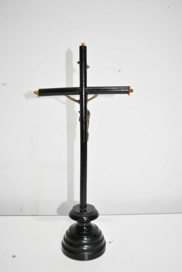 Crucifijo de mesa lacado - Imagen 6