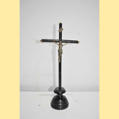Crucifijo de mesa lacado