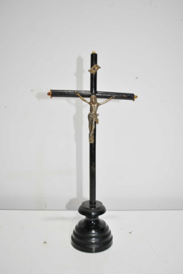 Crucifijo de mesa lacado - Imagen 2