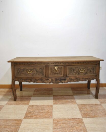 Mesa o consola tallada
