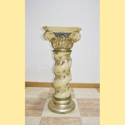 Columna o pedestal beige