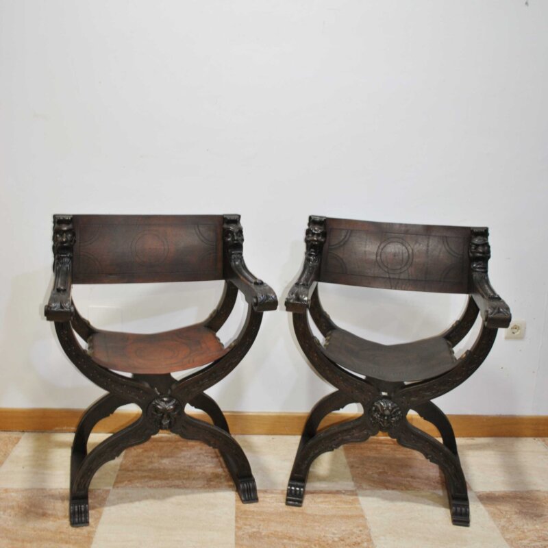 Pareja sillones jamugas Renacimiento