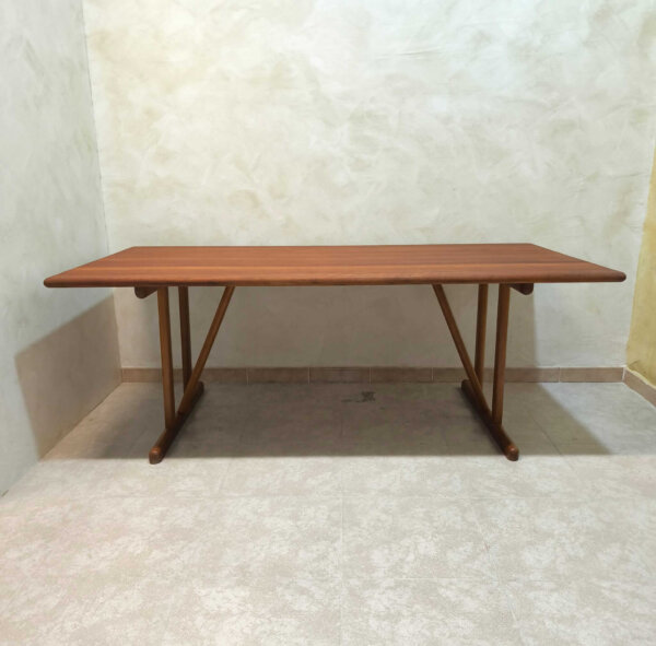 Mesa o escritorio Danés