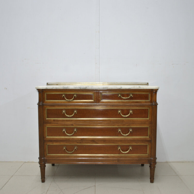 Cómoda Luis XVI de madera