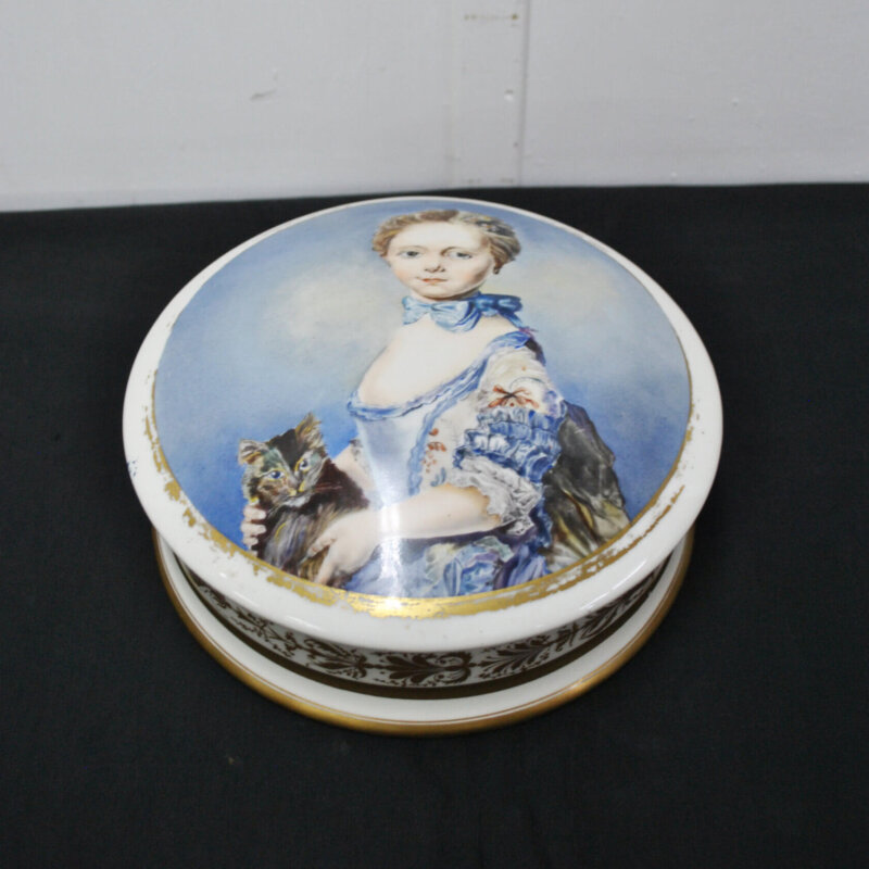 Caja porcelana retrato femenino y gato
