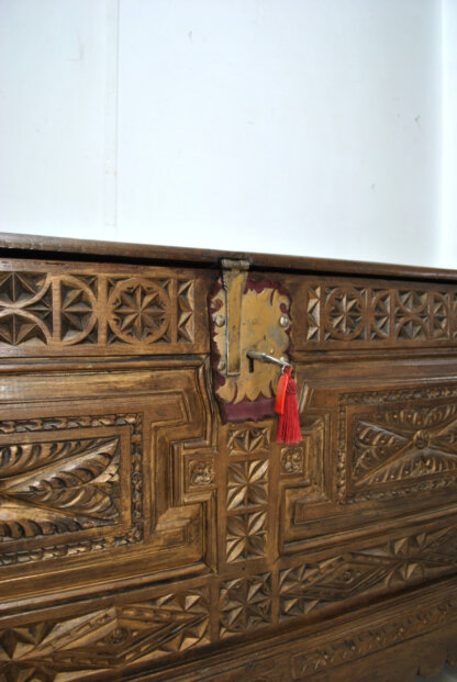 Arcón tallado S.XVIII - Imagen 4