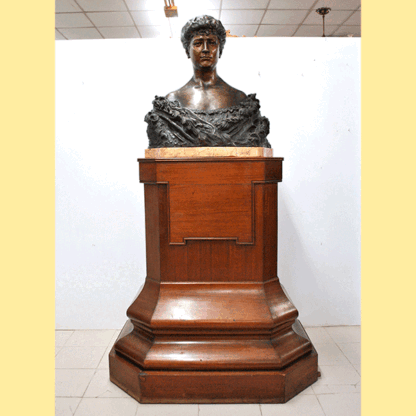 Busto bronce M. Balarín con peana