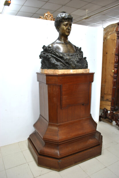 Busto bronce femenino M. Balarín - Imagen 4