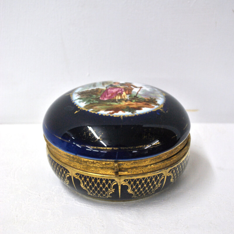 Caja o joyero azul cobalto