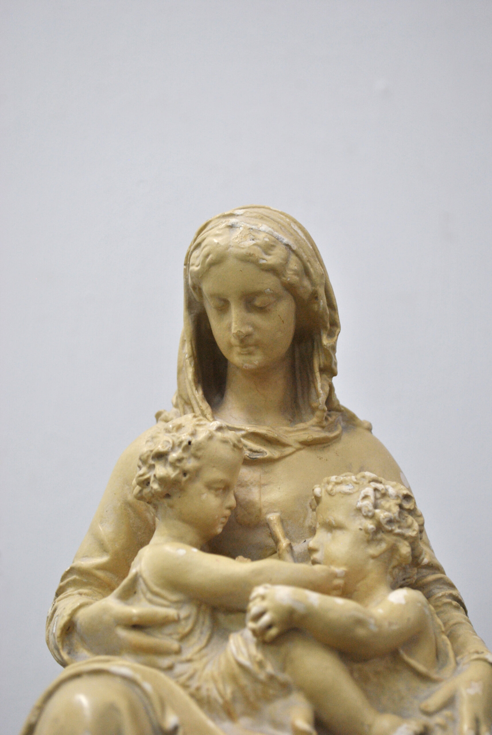 Escultura Virgen con niños - Imagen 4
