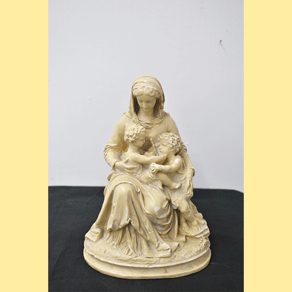 Escultura Virgen con niños