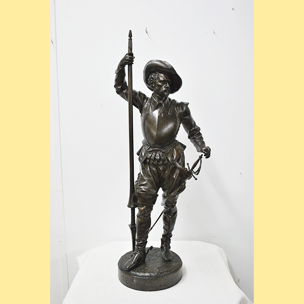 Escultura mosquetero calamina
