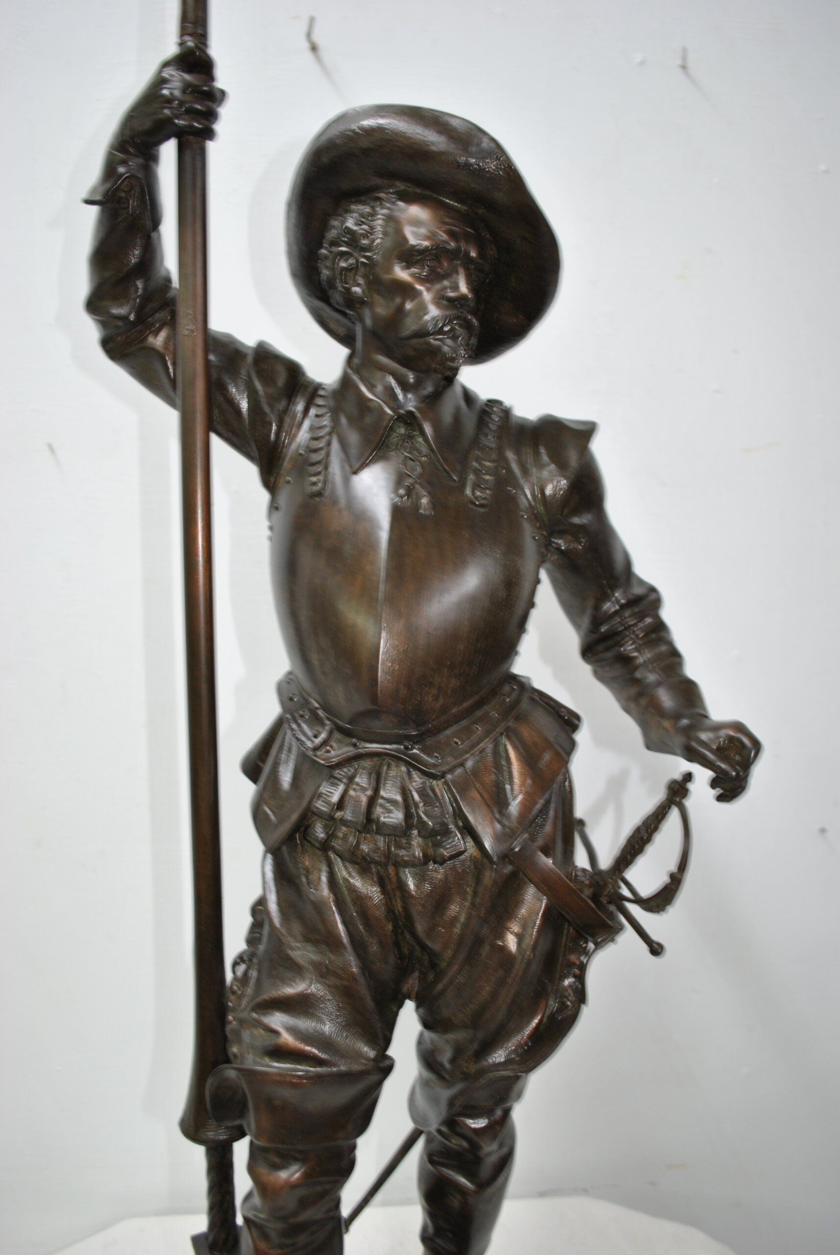 Escultura mosquetero calamina - Imagen 4