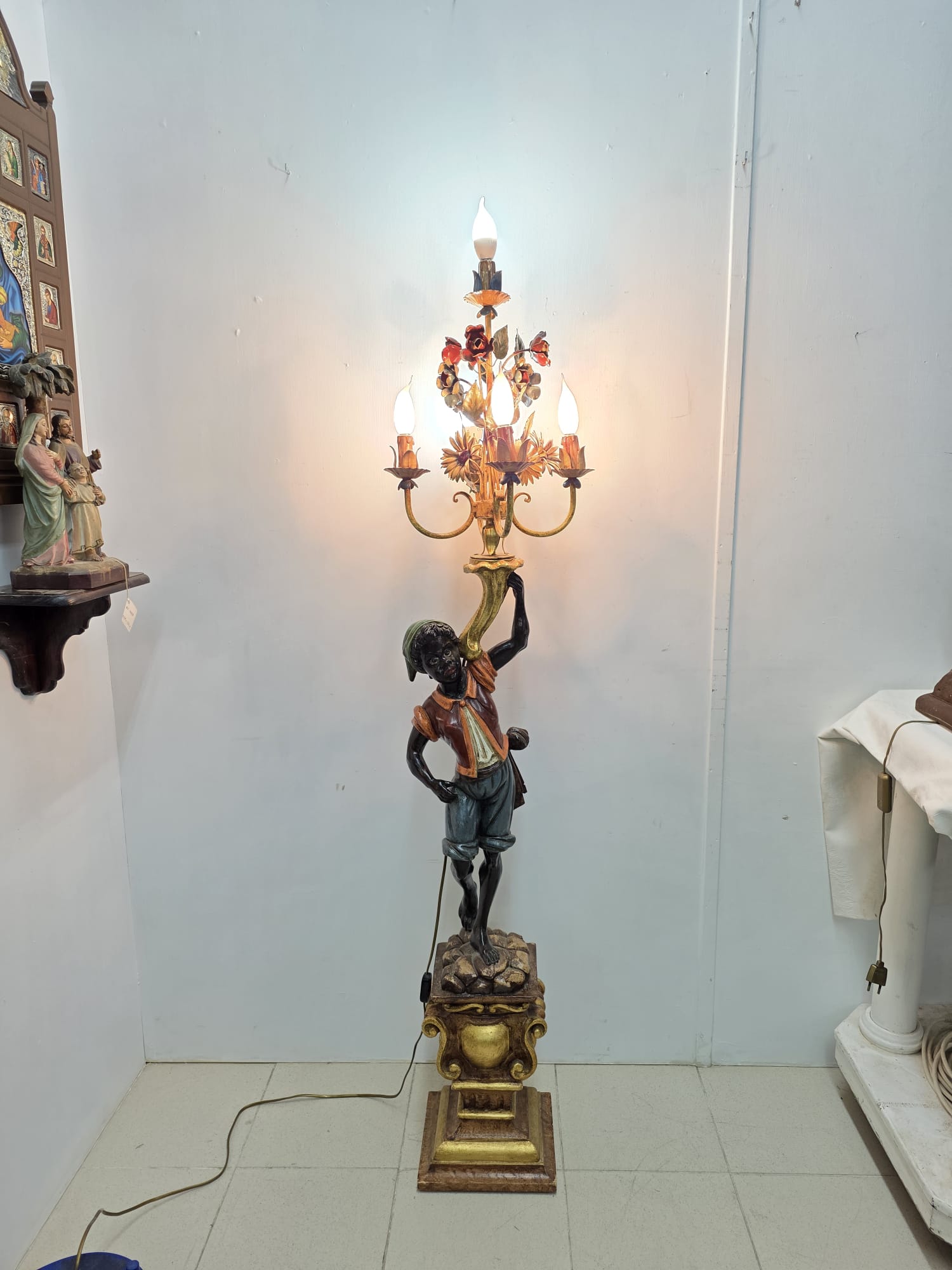 Lámpara de pie estilo veneciano - Imagen 2