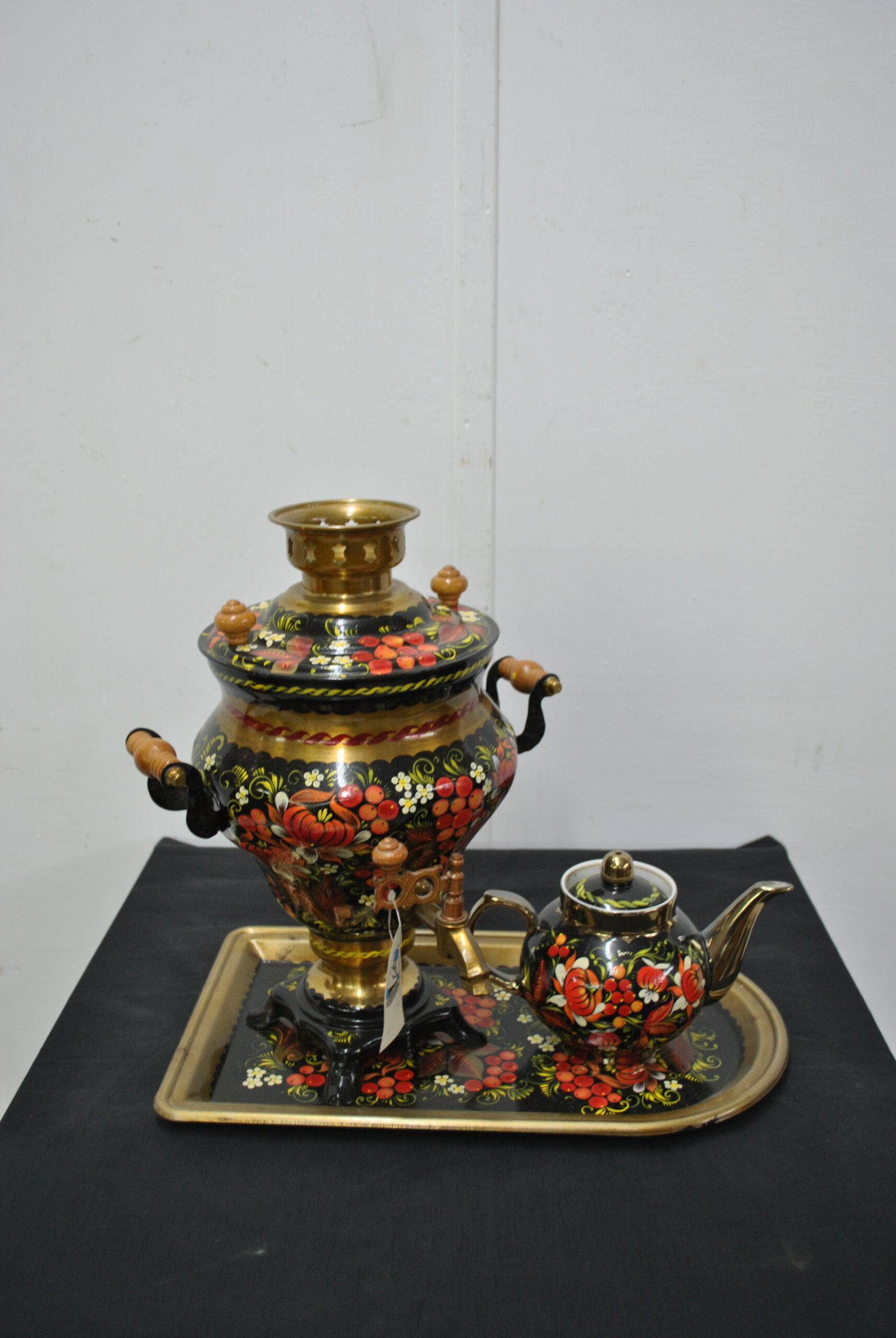 Samovar con tetera y bandeja - Imagen 3