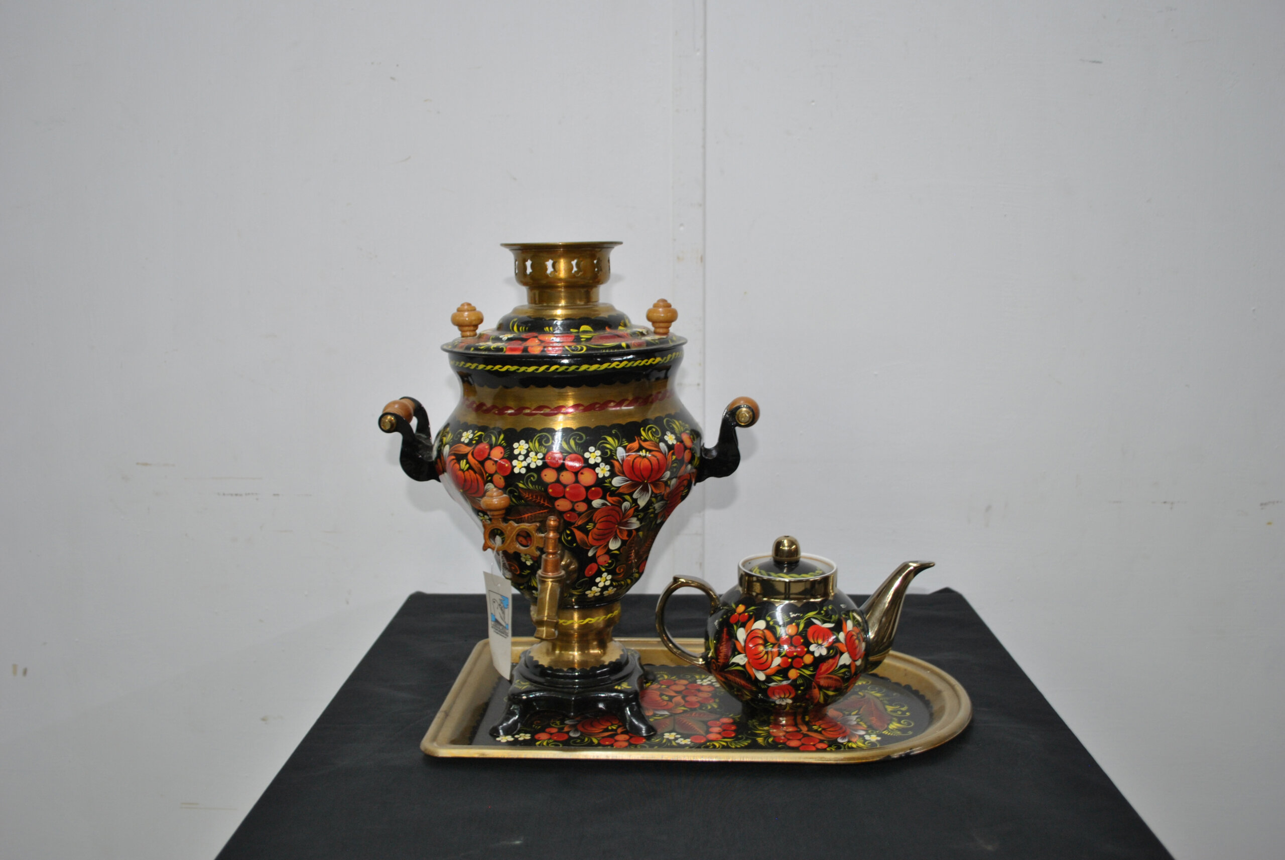 Samovar con tetera y bandeja - Imagen 2