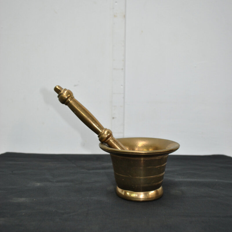 Almirez o mortero de bronce