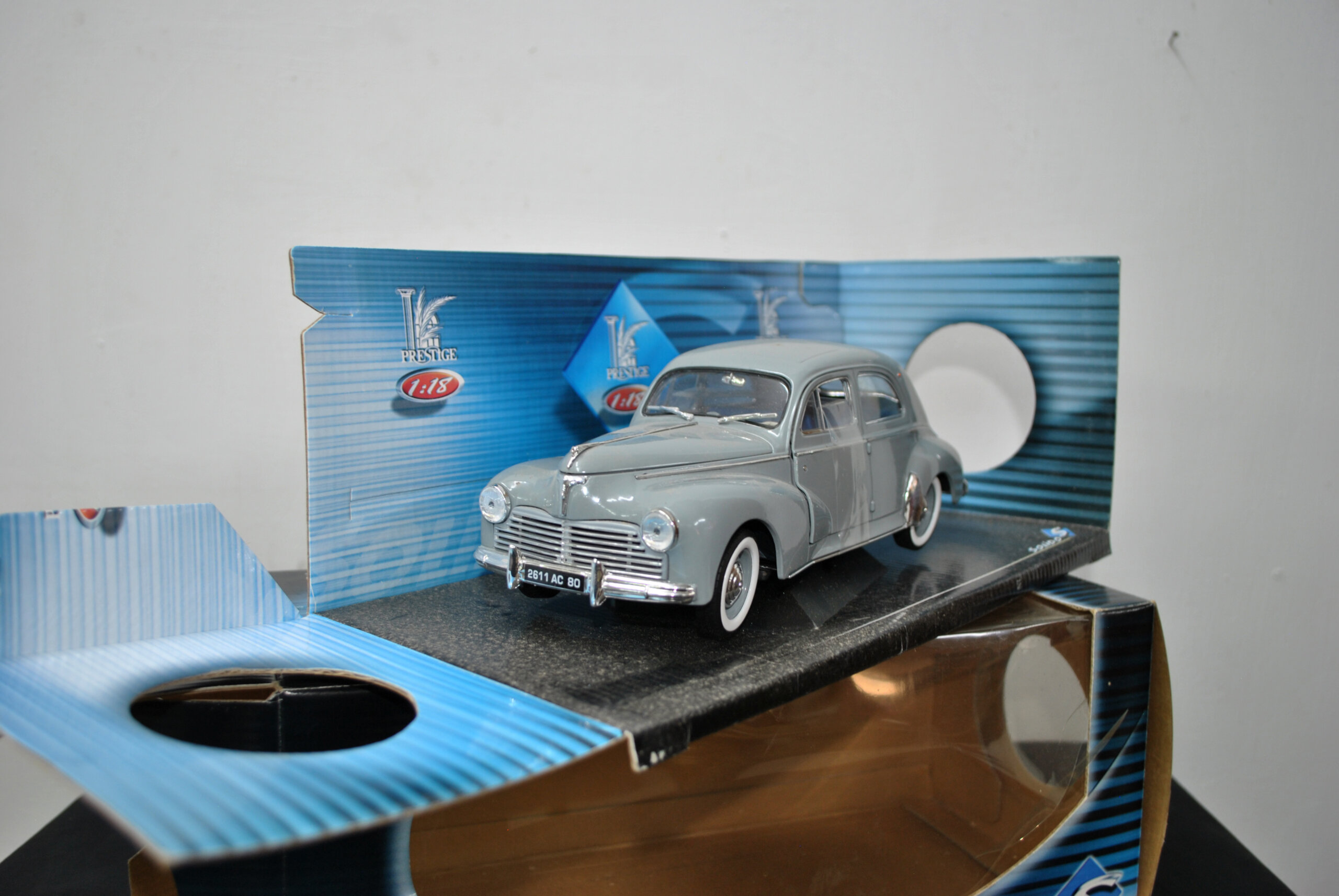 Coche Peugeot 203 escala - Imagen 3