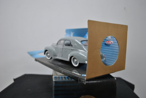 Coche Peugeot 203 escala - Imagen 5