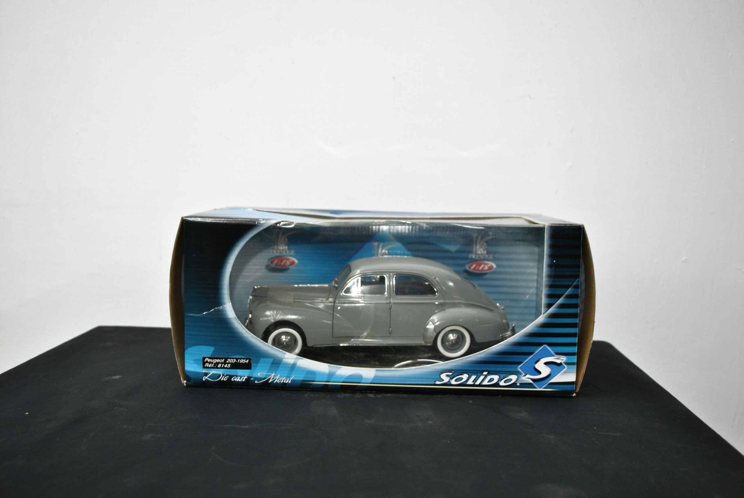 Coche Peugeot 203 escala - Imagen 2