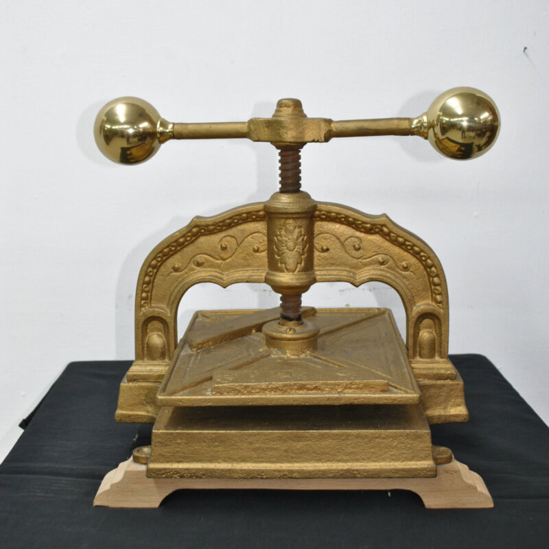 Prensa de libros antigua