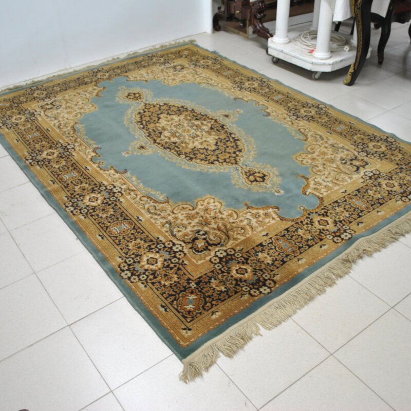 Alfombra celeste 165 x 240 cm