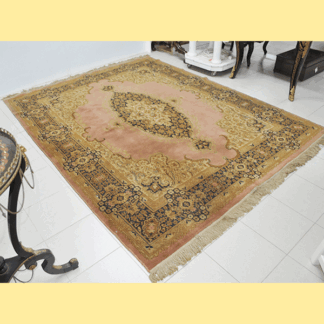 Alfombra rosada 190 x 262 cm